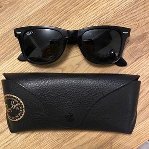 Wayfarer Rayban sunglasses